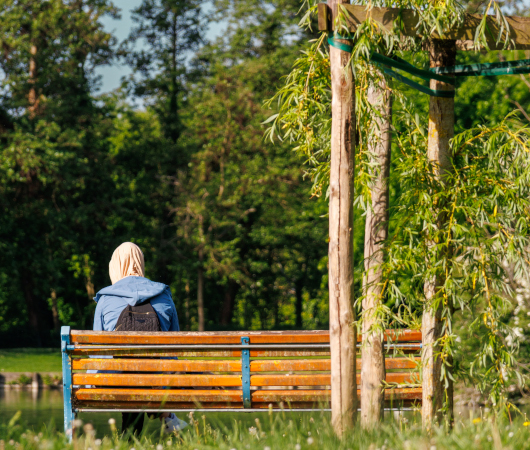 Seule Sur Un Banc